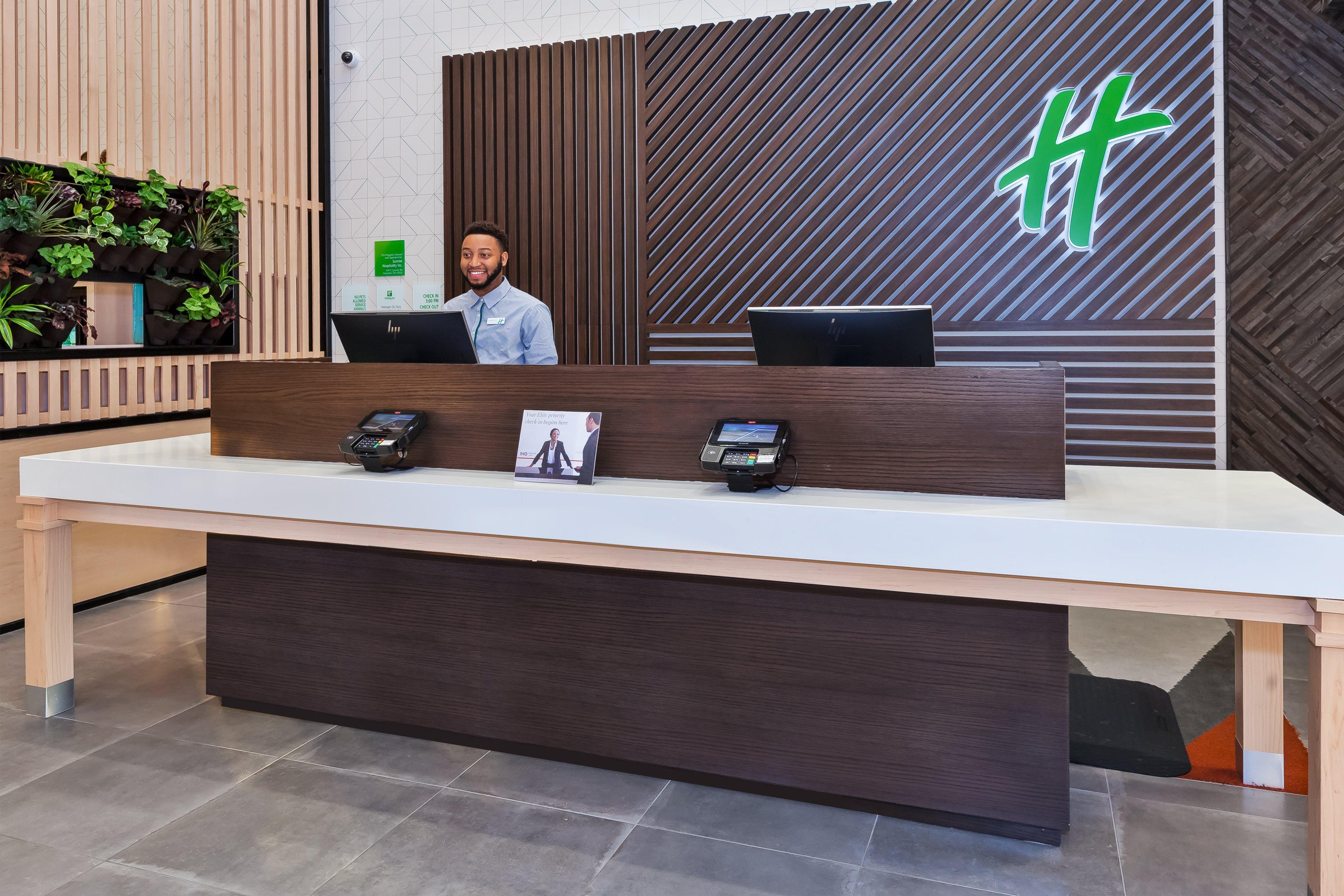 佩里斯堡托莱多西南假日套房酒店 外观 照片