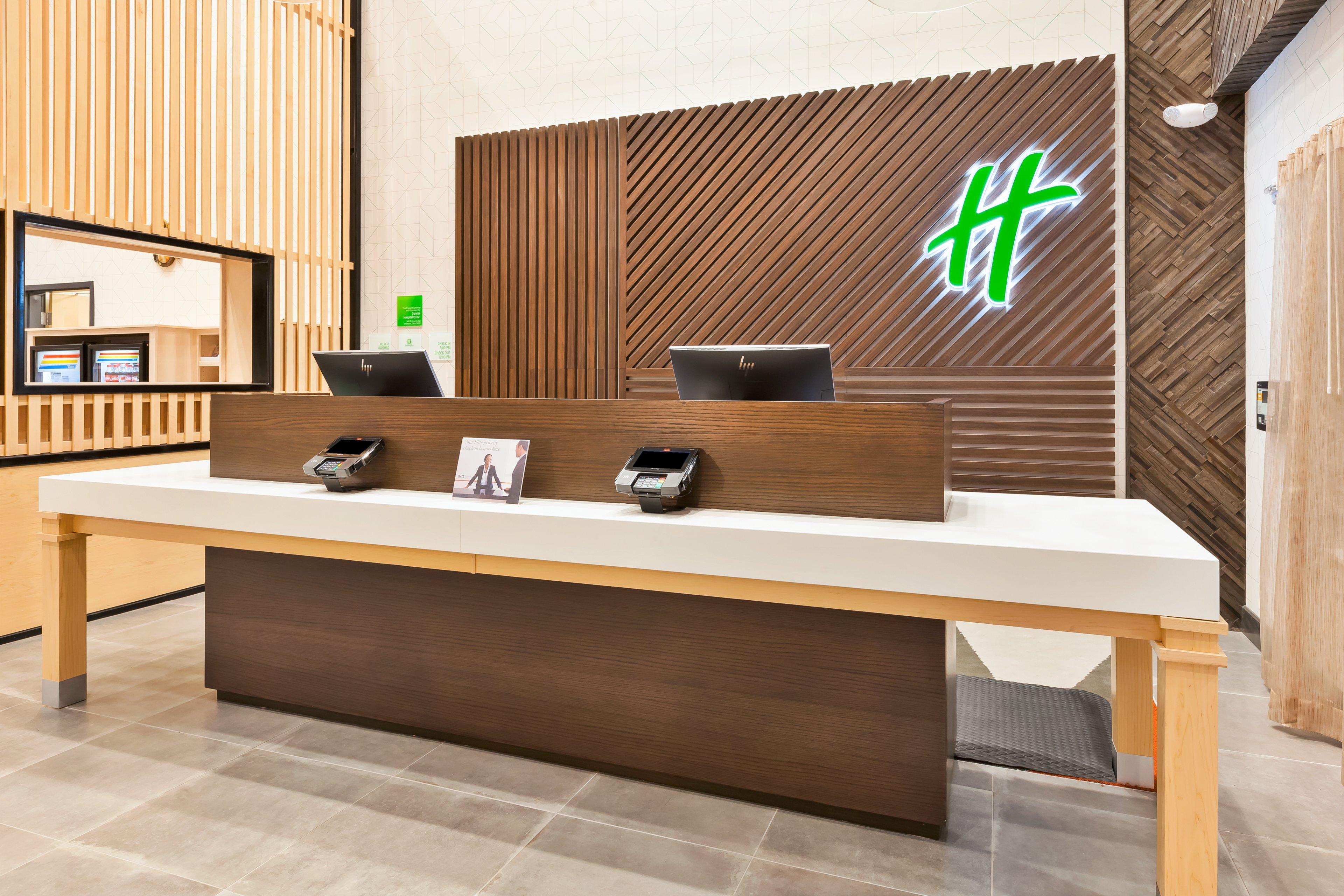 佩里斯堡托莱多西南假日套房酒店 外观 照片
